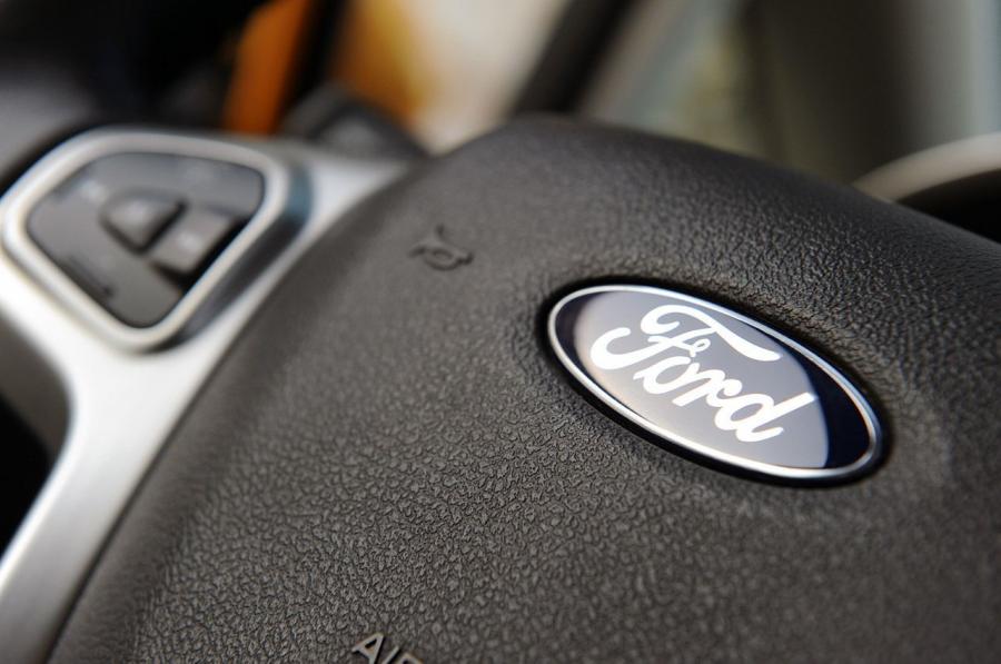  Ford Fiesta SES 2011 года  (фото 24 из 59)